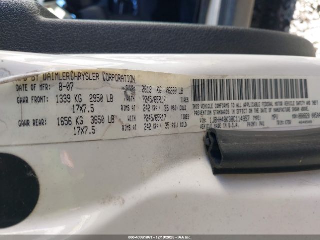 Jeep Commander Sport Image 5