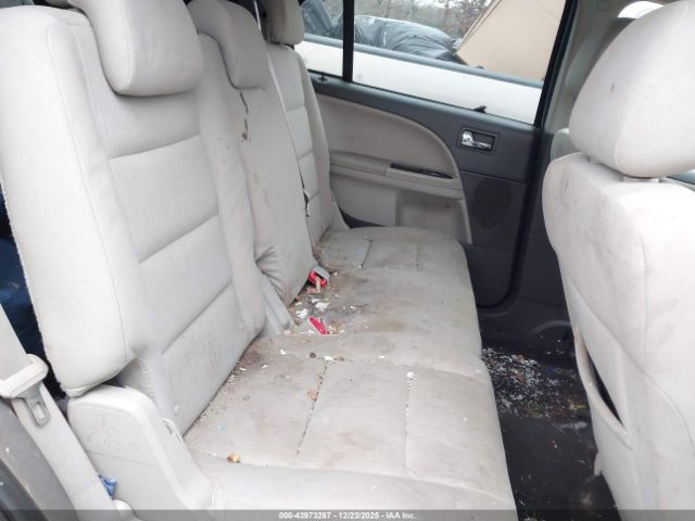 Ford Taurus X Sel Image 9