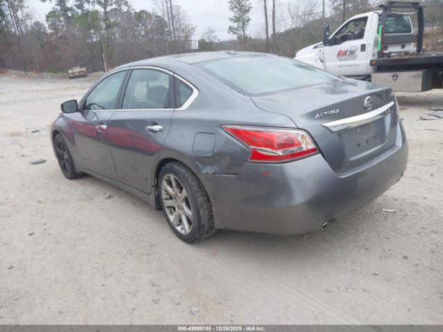 Nissan Altima 2.5 Sv Image 4