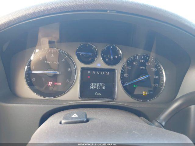 Cadillac Escalade Standard Image 4