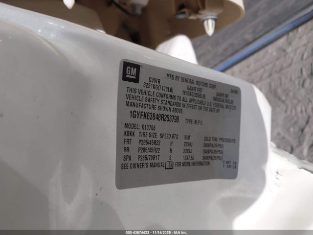 Cadillac Escalade Standard Image 9