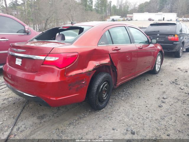 Chrysler 200 Touring Image 12
