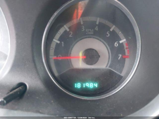 Chrysler 200 Touring Image 9