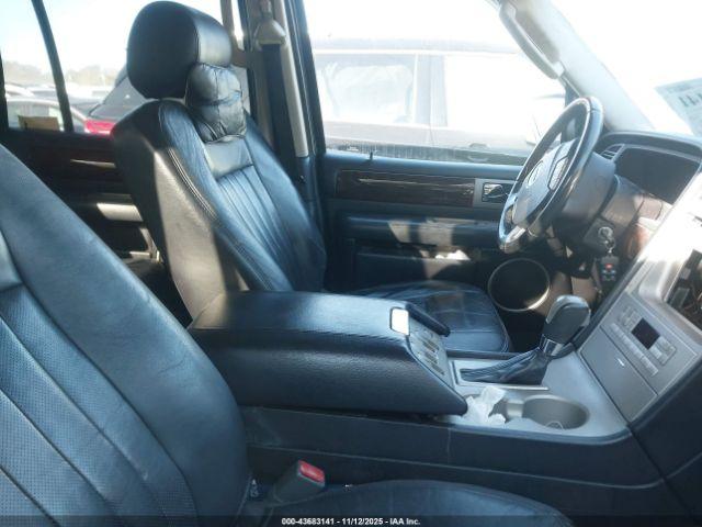 Lincoln Navigator Image 8