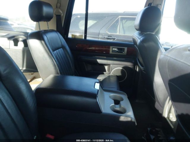 Lincoln Navigator Image 7