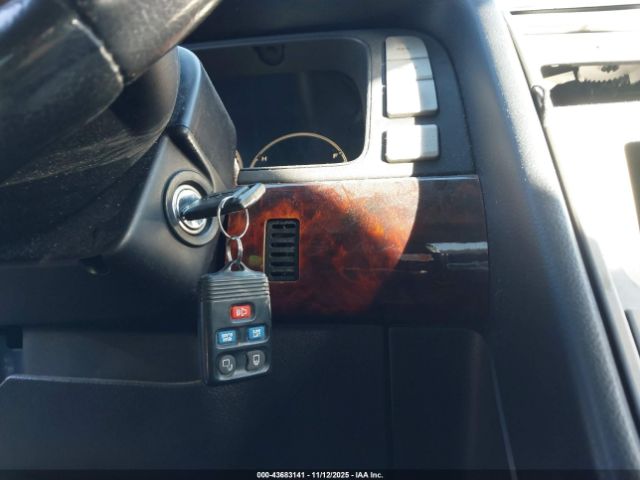 Lincoln Navigator Image 2