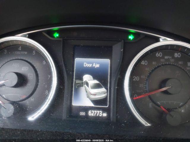 Toyota Camry Xse Image 9