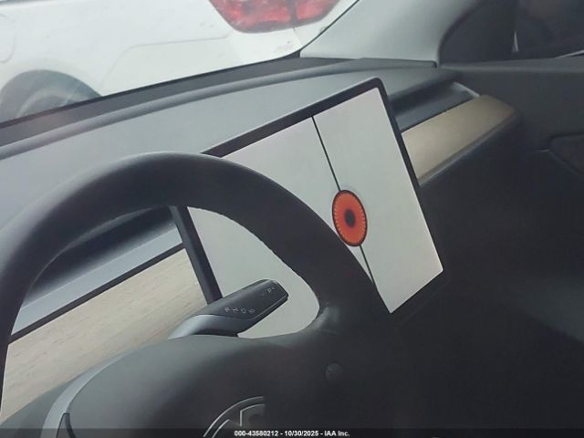 Tesla Model Y Performance Dual Motor All-wheel Drive Image 6