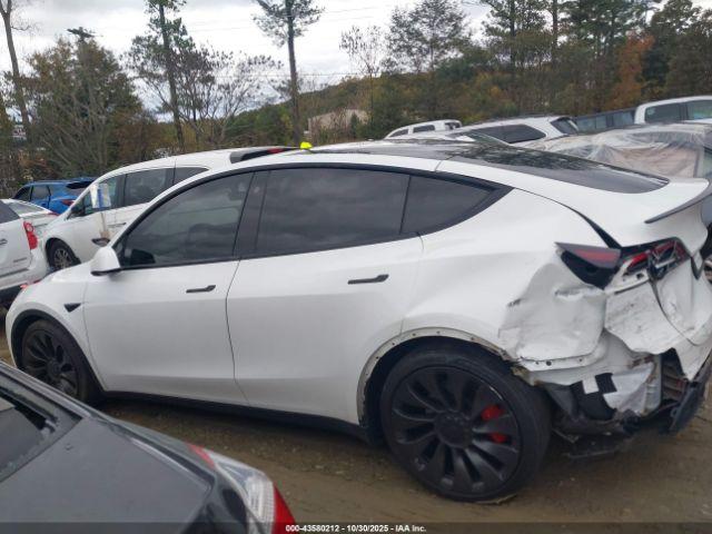 Tesla Model Y Performance Dual Motor All-wheel Drive Image 9