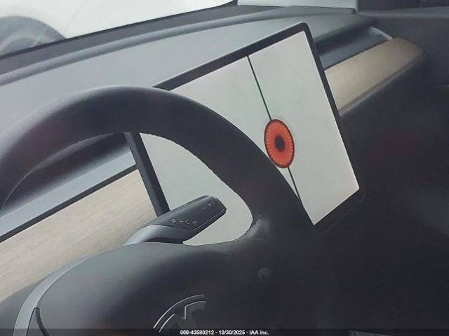 Tesla Model Y Performance Dual Motor All-wheel Drive Image 12