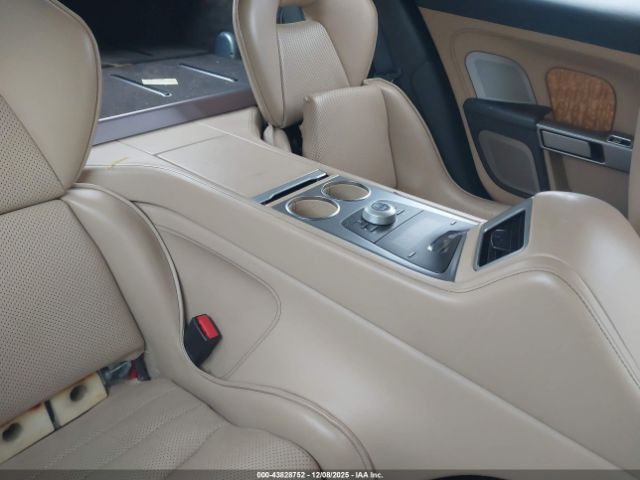 Aston Martin Rapide Luxe Image 8