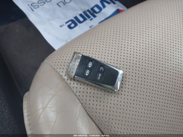 Aston Martin Rapide Luxe Image 9