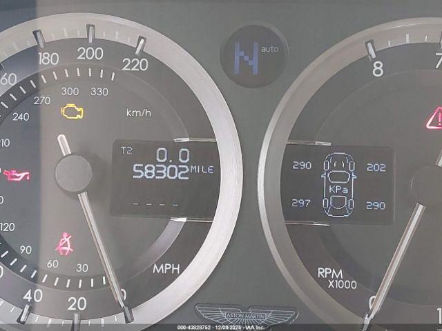 Aston Martin Rapide Luxe Image 12