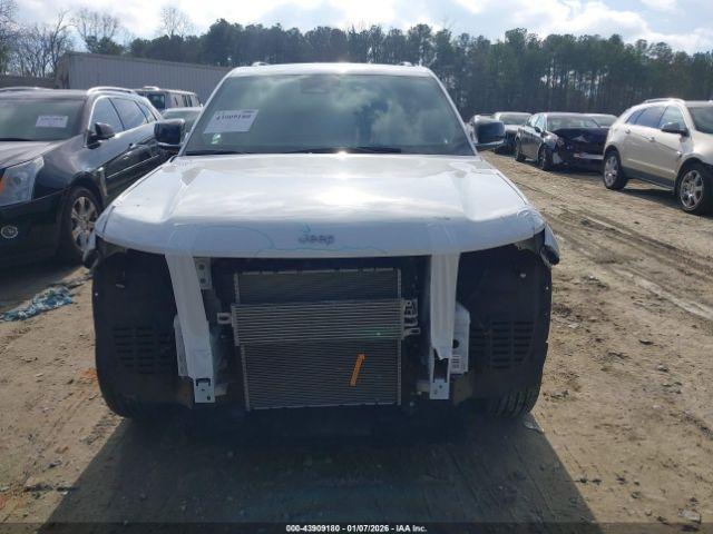 Jeep Grand Cherokee Limited 4x4 Image 11