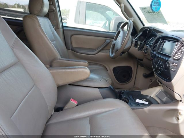 Toyota Sequoia Sr5 V8 Image 3