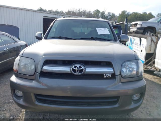 Toyota Sequoia Sr5 V8 Image 2